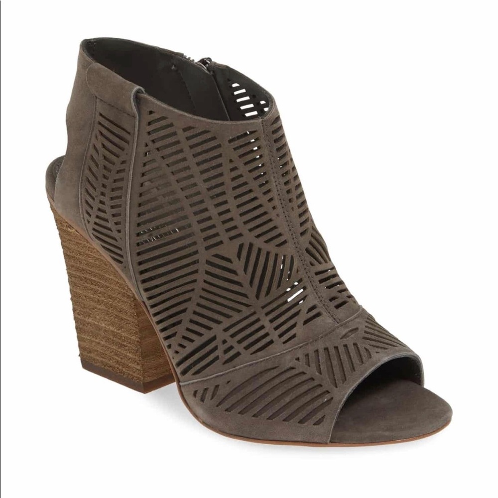 Vince Camuto • Kimora Cutout Shield Sandal